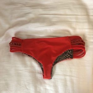 Acacia Pikake bottoms in Hibiscus size p